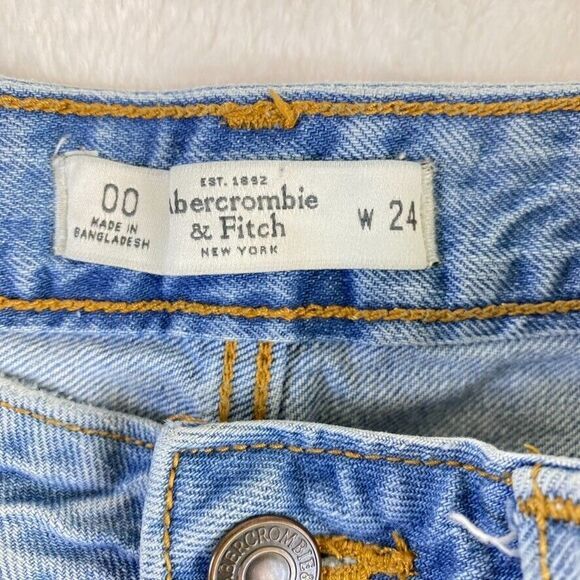 Abercrombie & Fitch Denim Shorts‎ Women Sz 24 Light Wash Distressed Mid Rise - Picture 4 of 11